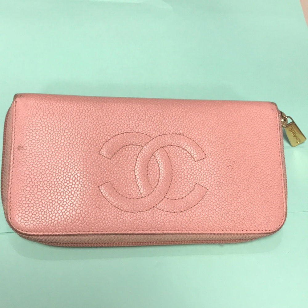 💃🏼 CHANEL caviar zip close wallet! 💃🏼
